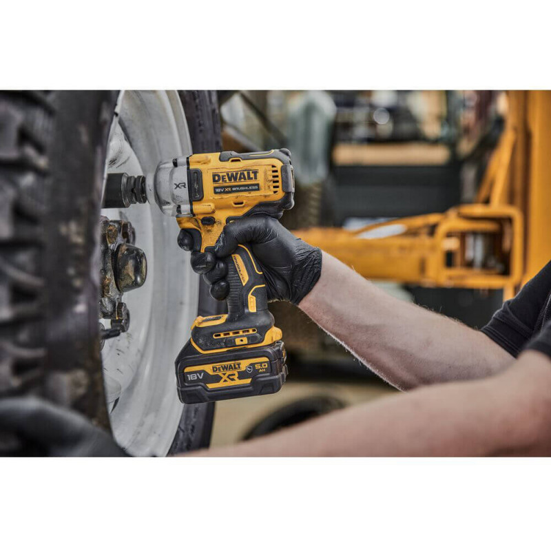 Гайковерт ударний акумуляторний безщітковий DeWALT DCF891NT