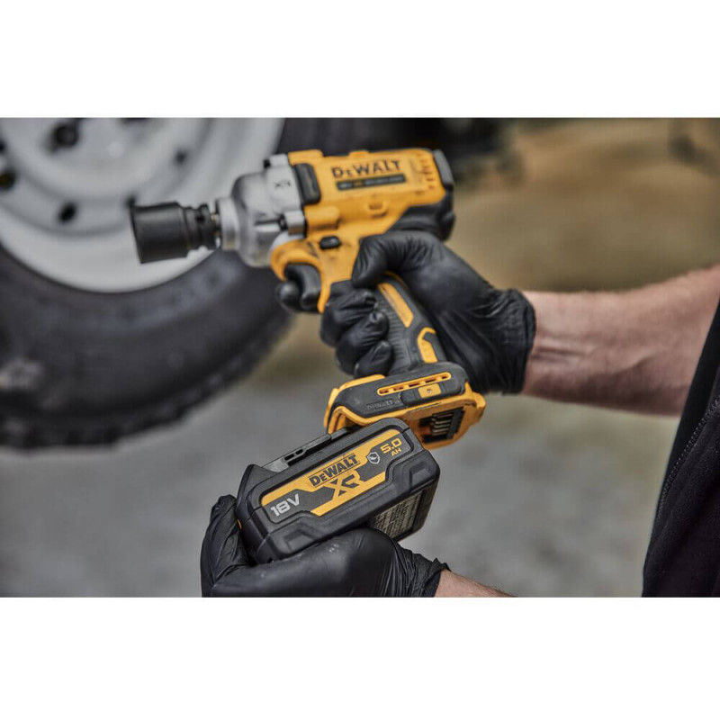 Гайковерт ударний акумуляторний безщітковий DeWALT DCF891NT