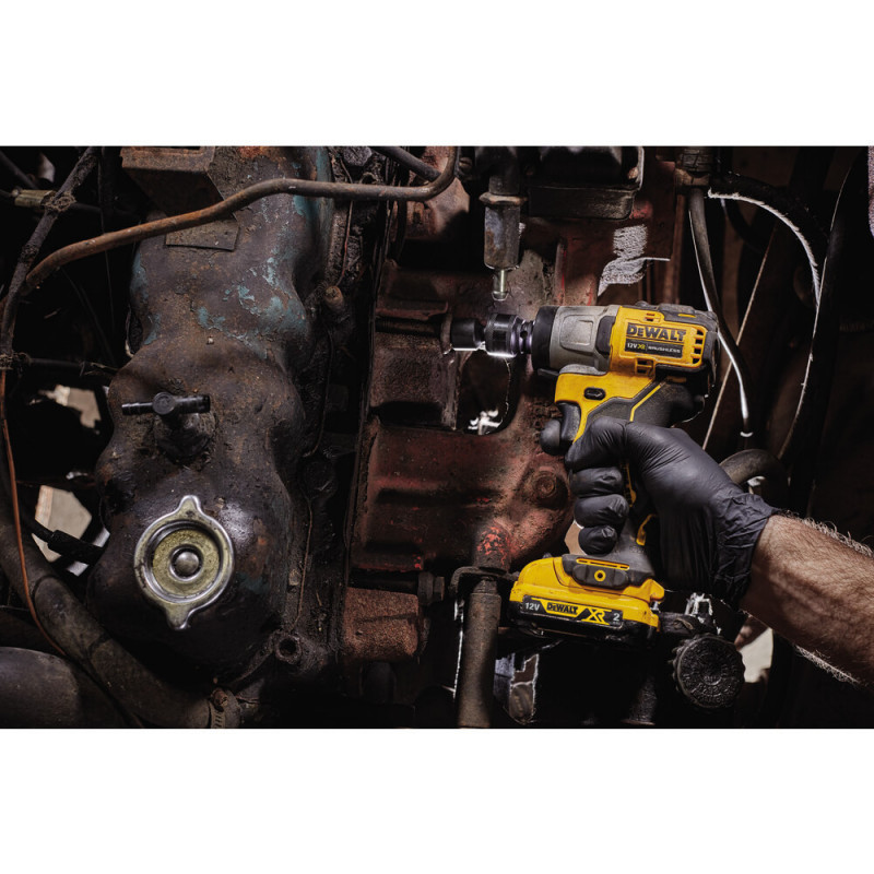 Гайковерт ударный акумуляторний безщітковий DeWALT DCF902D2