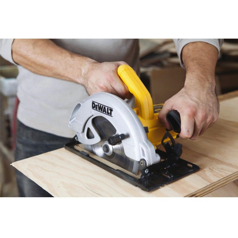 Пила дискова мережева DeWALT DWE560K