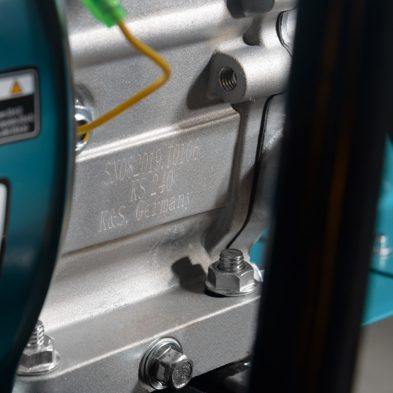 НАДІЙНИЙ ДВИГУН