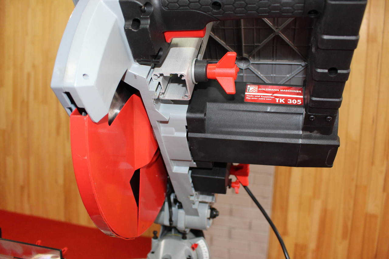 Пила торцювально-циркулярна Holzmann TK 305