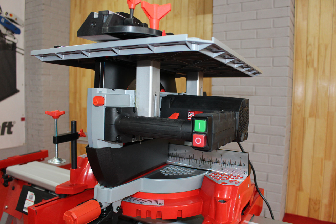 Пила торцювально-циркулярна Holzmann TK 305